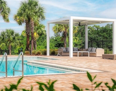 110 Zora Place - Photo Thumbnail 8