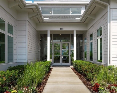 110 Zora Place - Photo Thumbnail 4