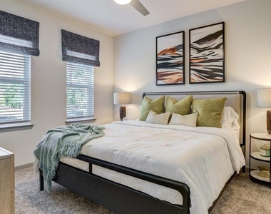 110 Zora Place - Photo Thumbnail 46