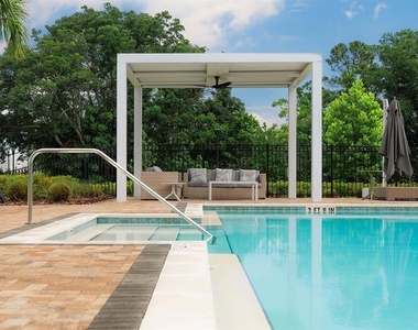 110 Zora Place - Photo Thumbnail 7
