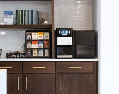 110 Zora Place - Photo Thumbnail 14