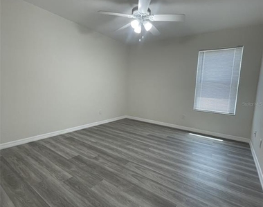 2827 Suncoast Lakes Boulevard - Photo Thumbnail 24