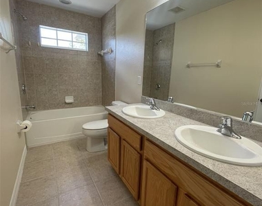 2827 Suncoast Lakes Boulevard - Photo Thumbnail 26