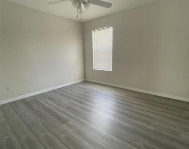 2827 Suncoast Lakes Boulevard - Photo Thumbnail 22