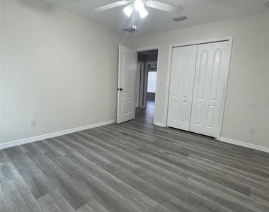 2827 Suncoast Lakes Boulevard - Photo Thumbnail 25