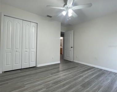 2827 Suncoast Lakes Boulevard - Photo Thumbnail 13