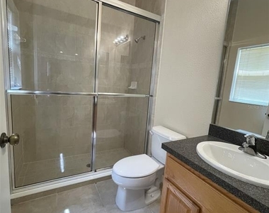 2827 Suncoast Lakes Boulevard - Photo Thumbnail 12
