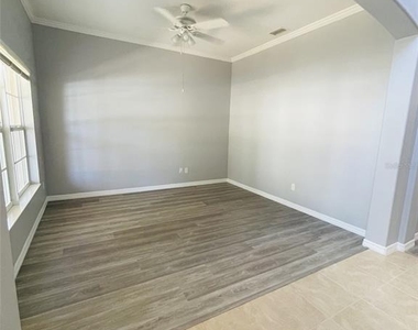 2827 Suncoast Lakes Boulevard - Photo Thumbnail 2