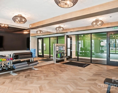 1133 Harding Place - Photo Thumbnail 16