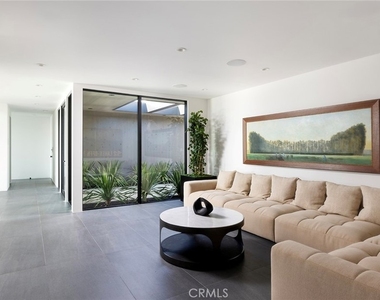 9015 Alto Cedro Drive - Photo Thumbnail 21