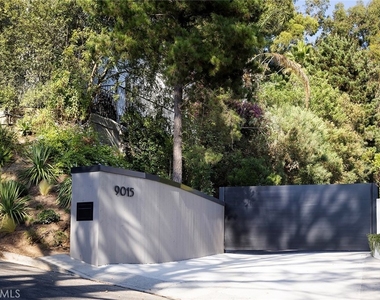 9015 Alto Cedro Drive - Photo Thumbnail 7