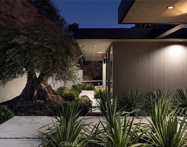 9015 Alto Cedro Drive - Photo Thumbnail 10