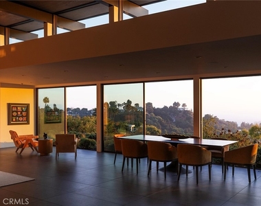 9015 Alto Cedro Drive - Photo Thumbnail 18