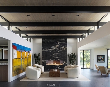 9015 Alto Cedro Drive - Photo Thumbnail 14
