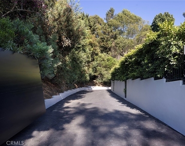 9015 Alto Cedro Drive - Photo Thumbnail 8