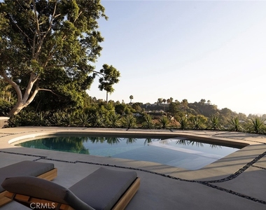 9015 Alto Cedro Drive - Photo Thumbnail 43