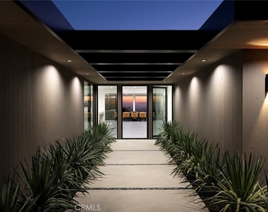 9015 Alto Cedro Drive - Photo Thumbnail 11