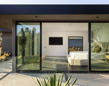 9015 Alto Cedro Drive - Photo Thumbnail 27