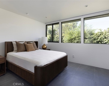 9015 Alto Cedro Drive - Photo Thumbnail 37