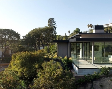 9015 Alto Cedro Drive - Photo Thumbnail 26