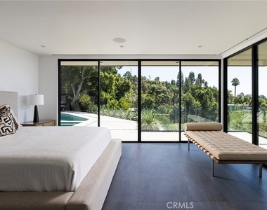9015 Alto Cedro Drive - Photo Thumbnail 28