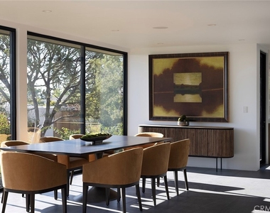 9015 Alto Cedro Drive - Photo Thumbnail 16