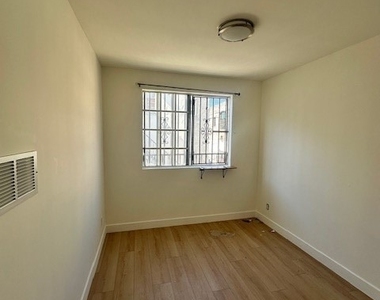 3518 W 3rd Street - Photo Thumbnail 7