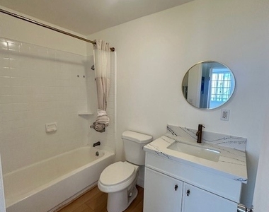 3518 W 3rd Street - Photo Thumbnail 4