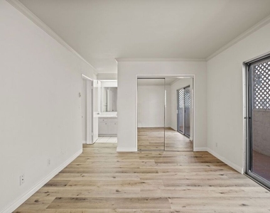 1033 6th Street - Photo Thumbnail 1