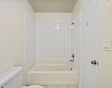 1033 6th Street - Photo Thumbnail 11