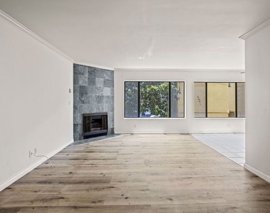 1033 6th Street - Photo Thumbnail 12