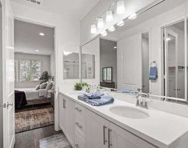 4720 E Washington Avenue - Photo Thumbnail 12