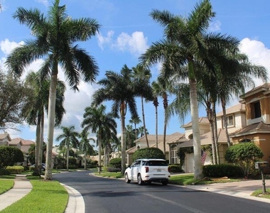 10836 Grande Boulevard - Photo Thumbnail 10