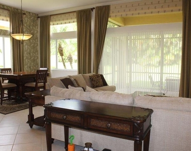 10836 Grande Boulevard - Photo Thumbnail 4