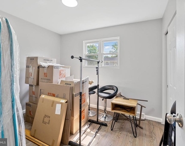 501 Bloomfield Drive - Photo Thumbnail 16