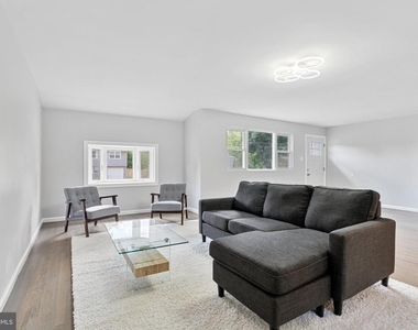 501 Bloomfield Drive - Photo Thumbnail 7