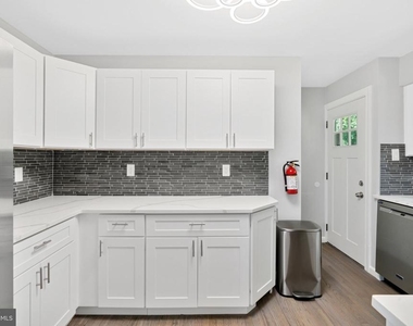 501 Bloomfield Drive - Photo Thumbnail 12