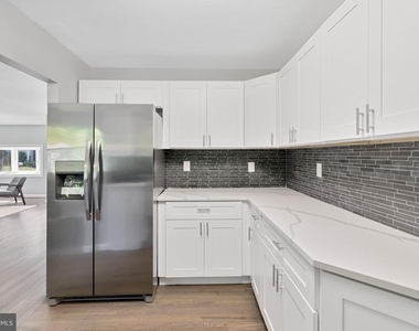 501 Bloomfield Drive - Photo Thumbnail 15