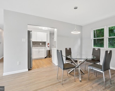 501 Bloomfield Drive - Photo Thumbnail 8