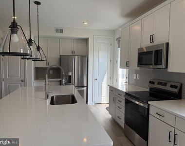 534 Rosemary Circle - Photo Thumbnail 2