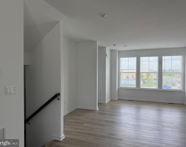 534 Rosemary Circle - Photo Thumbnail 7
