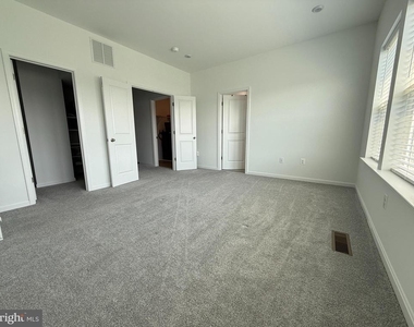 534 Rosemary Circle - Photo Thumbnail 11