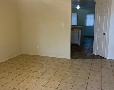 2204 Katy Ln - Photo Thumbnail 1
