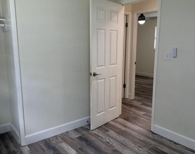 7262 Kivler Drive - Photo Thumbnail 9