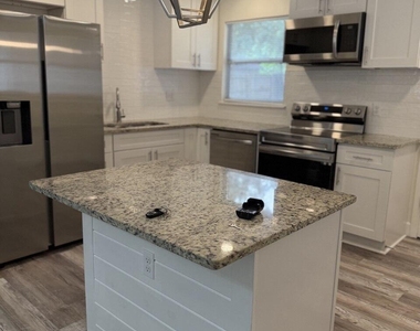 7262 Kivler Drive - Photo Thumbnail 5
