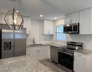 7262 Kivler Drive - Photo Thumbnail 4