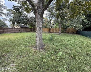 7262 Kivler Drive - Photo Thumbnail 11