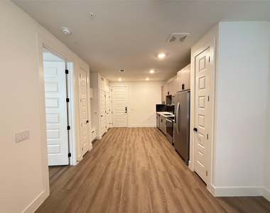 2520 Washington Ave - Photo Thumbnail 2