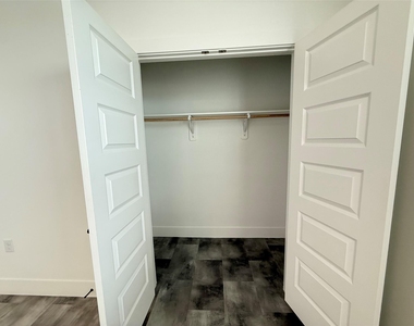 2520 Washington Ave - Photo Thumbnail 12