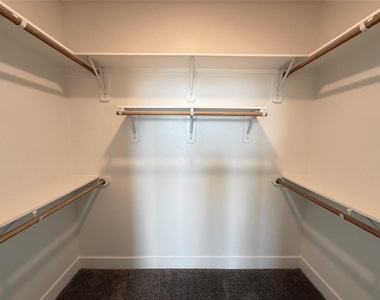 2520 Washington Ave - Photo Thumbnail 8